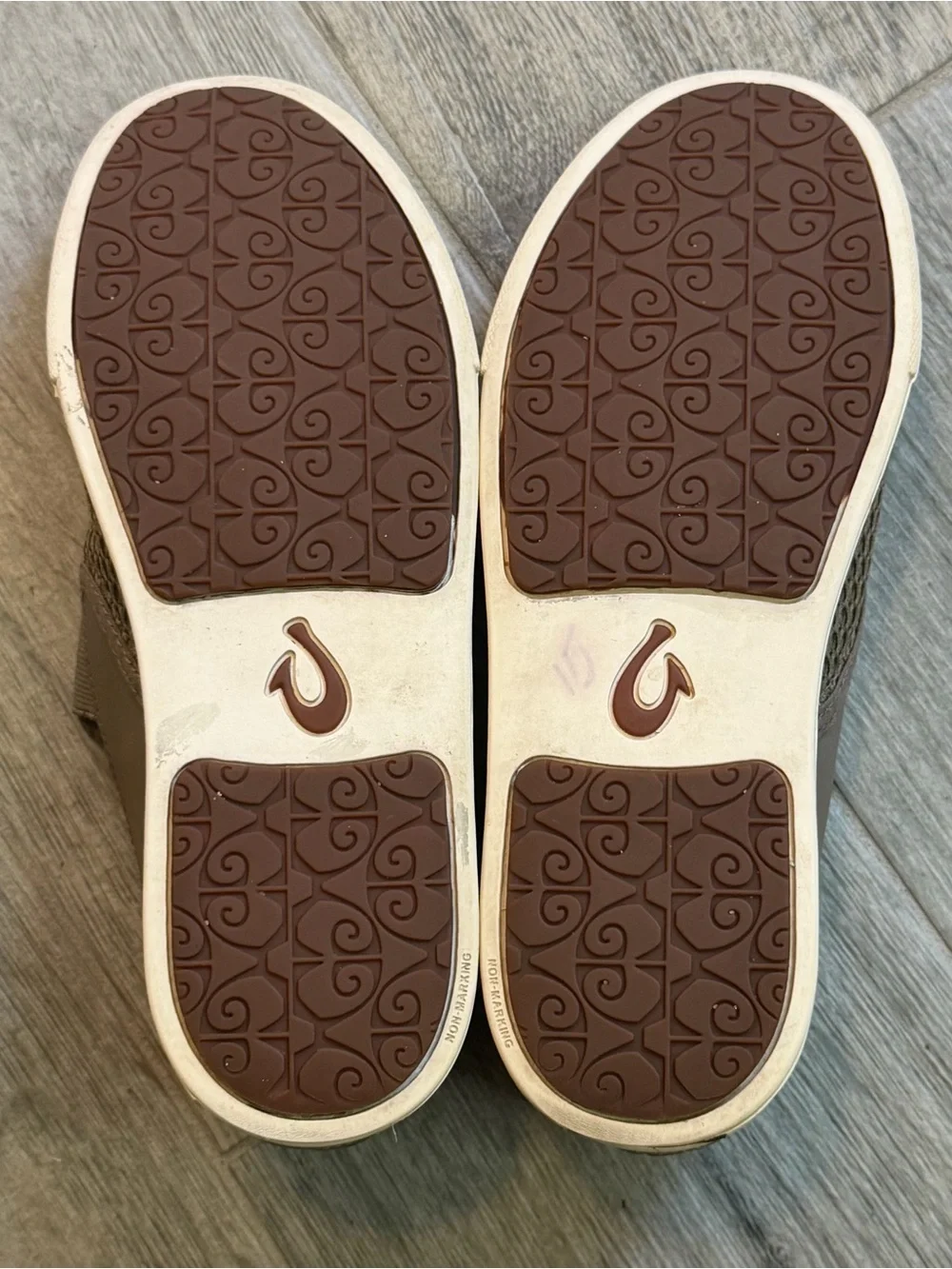 OluKai Pehuea Tan Mesh Slip On Shoes Women's Size 8 20271-1010 Coastal Beach